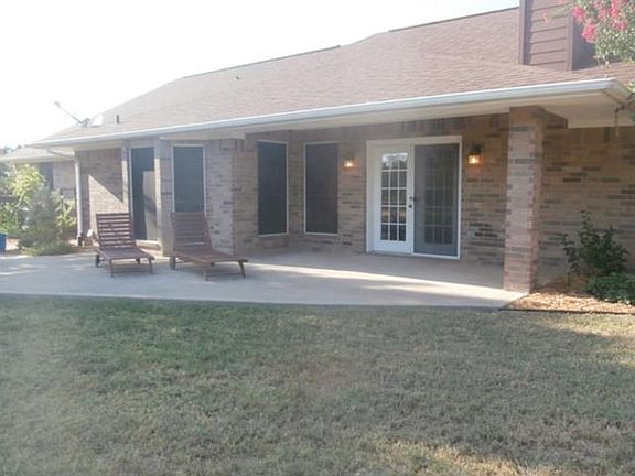 3rd image of 43179 Wisteria Dr