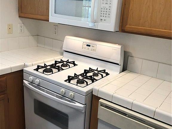 4th image of 1050 E Cactus Ave Unit 2021