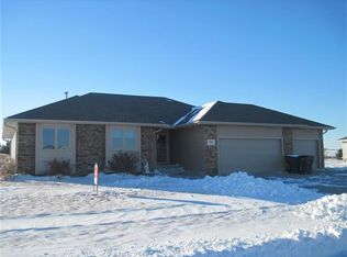1601 Westbrook Dr, Juniata, NE 68955