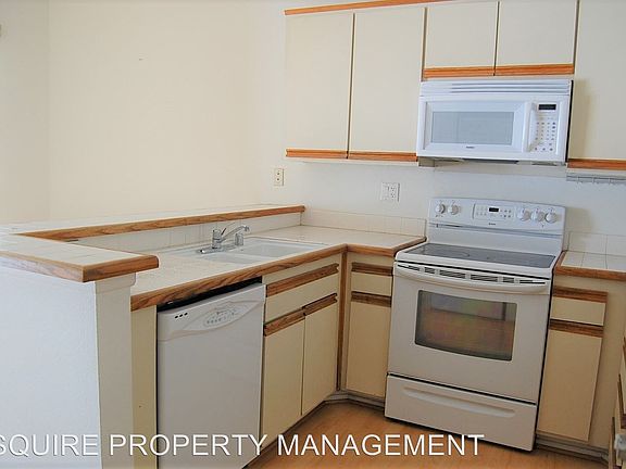 3rd image of 2414 Pleasant Way Unit H