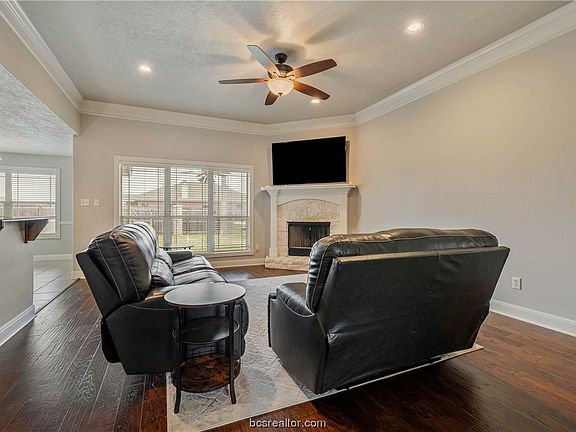 4th image of 4005 Pomel Dr