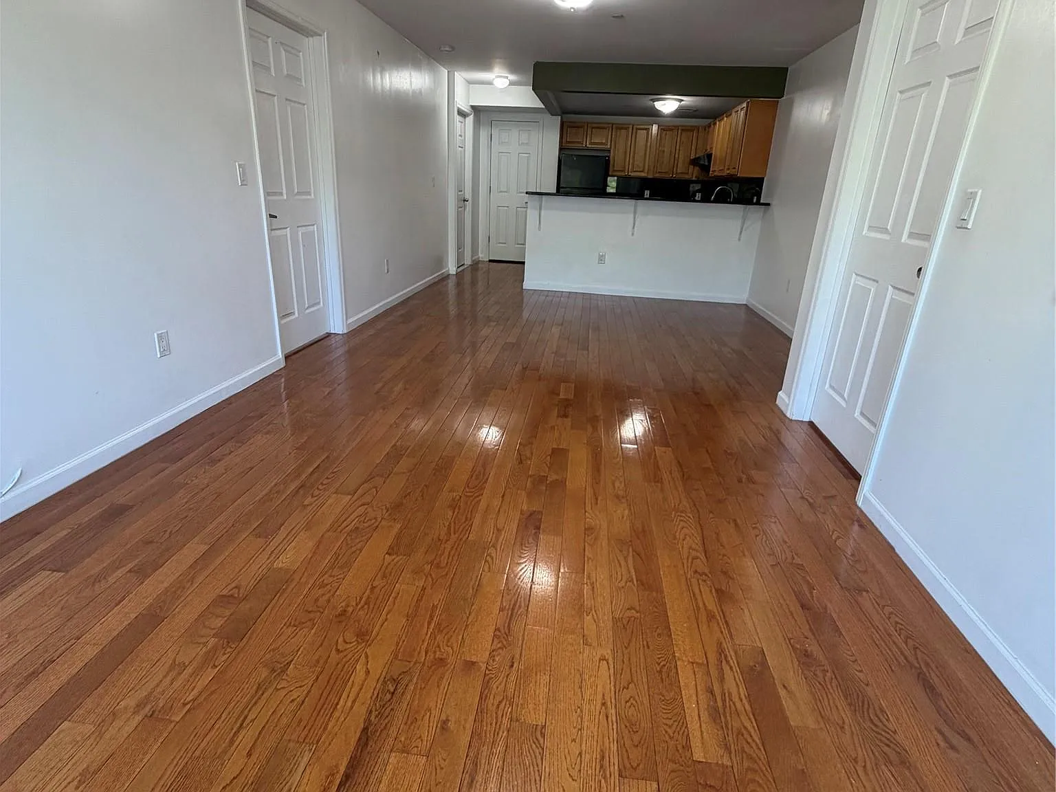 2 bed, 2.0 bath, 876 sqft, $3,000 — Photo 3