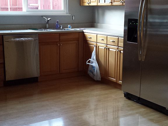 4th image of 3724 Pullman Dr