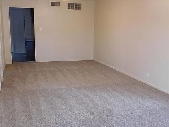3rd image of 1100 Park St