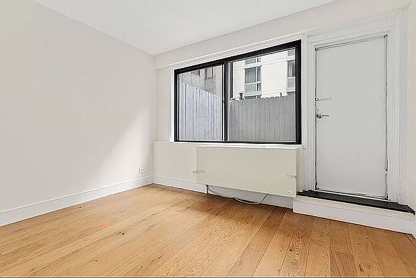 1st image of 230 E 44th St APT 8N