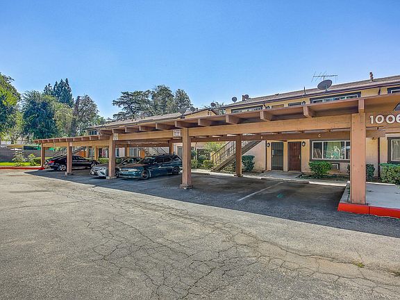 3rd image of 1004 E Deodar St