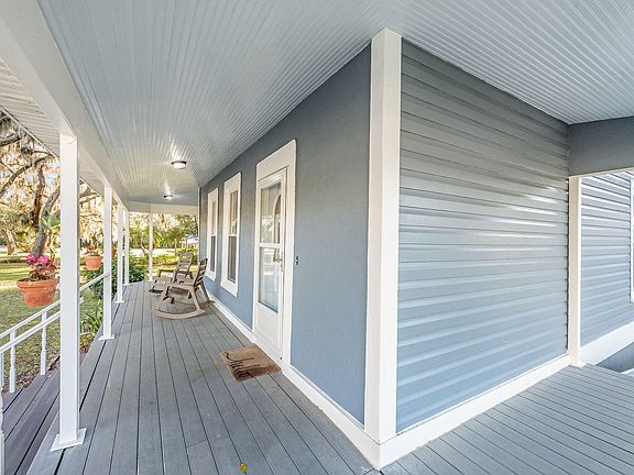 3rd image of 208 S Gaines St