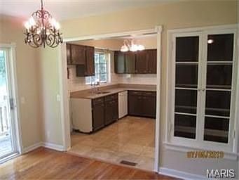 2nd image of 816 Barby Ln