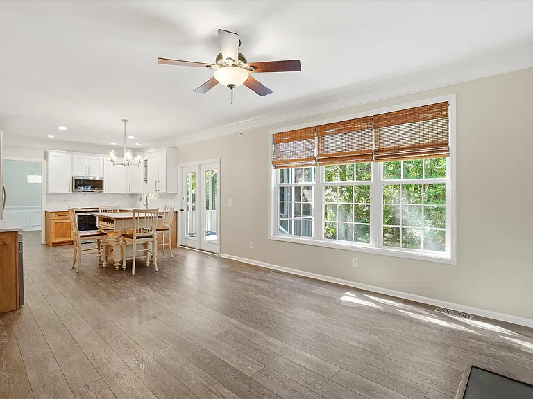 1152 Willoughby Ln — Photo 22