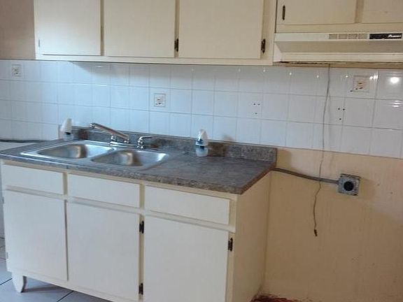 2nd image of 1039 Calle Albizia