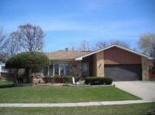 7749 Cherry Tree Ln, Willowbrook, IL 60527