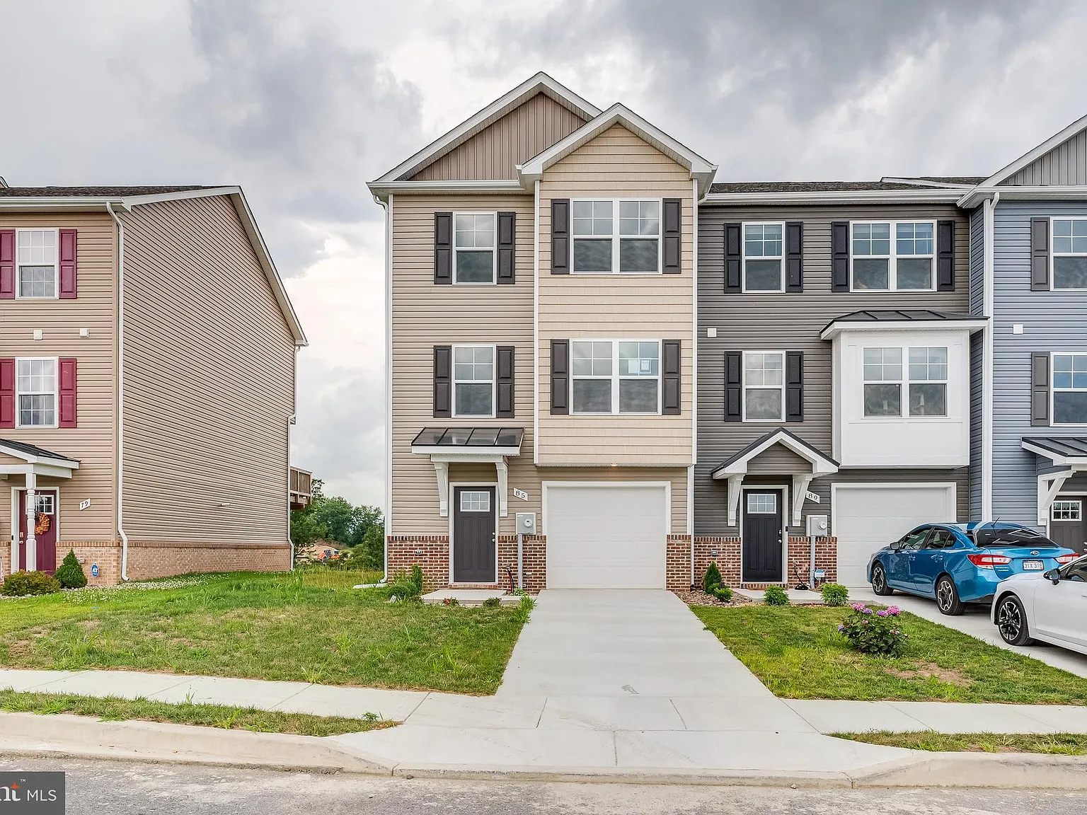 4 bed, 3.5 bath, 1975 sqft, $2,195 — Photo 3