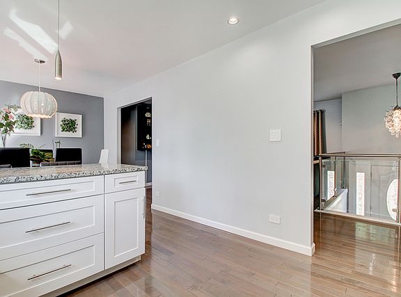 5th image of 414 Argyll Ln