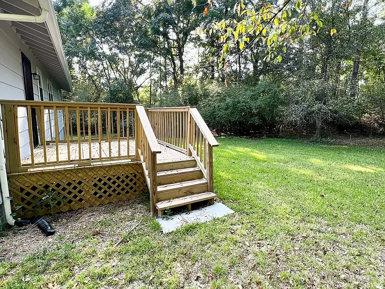 207 Custer Cir — Photo 15