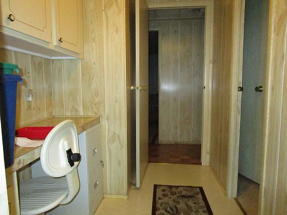 5th image of 402 Bollingwood Pl