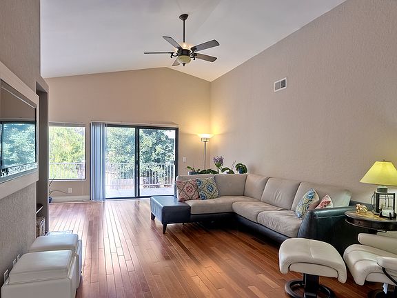 2nd image of 883 Mimosa Ave