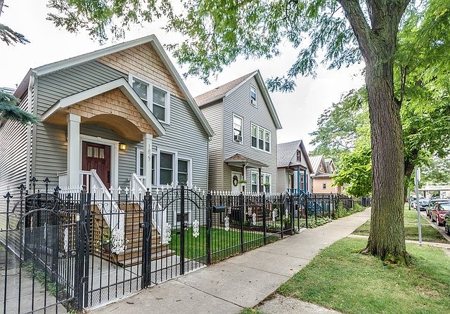 1st image of 1827 N Albany Ave #1