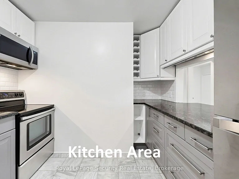 35 Raglan Ave #208 — Photo 20