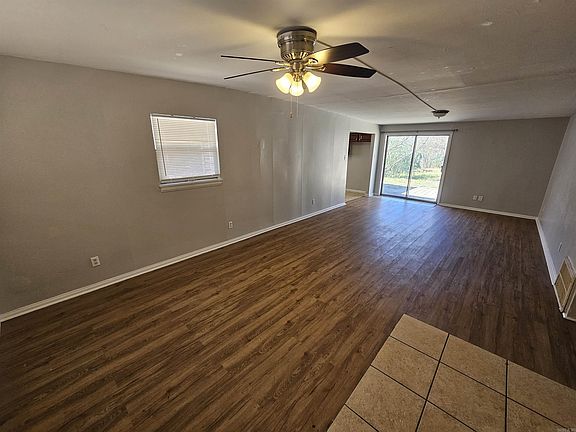3rd image of 2724 Longcoy St