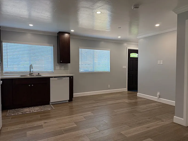 Studio, 1.0 bath, 365 sqft, $2,295 — Photo 4