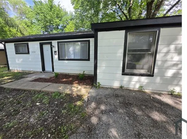 10132 Duke Dr, Saint Louis, MO 63136