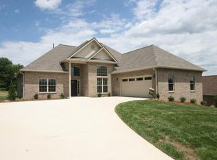 1019 Whittling Wood Dr, Johnson City, TN 37601