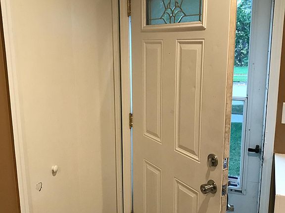 2nd image of 23277 Wellington Ave
