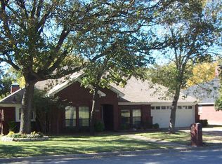 8001 Hunter Ln, North Richland Hills, TX 76182