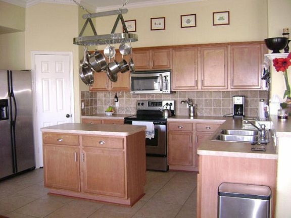 2nd image of 7225 Lindenwood Dr