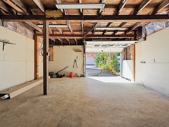 3rd image of 37 Logan Ave