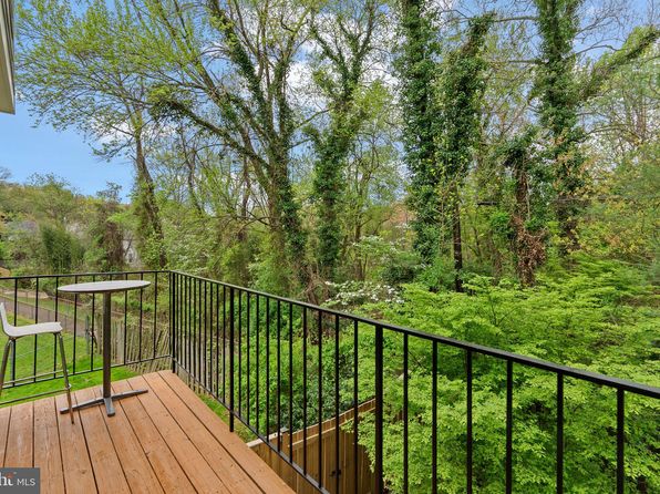 11019 Candlelight Ln, Potomac, MD 20854