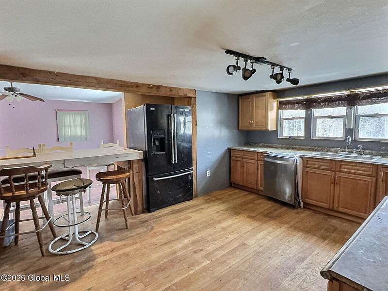 4th image of 134 S Long Pond Road
