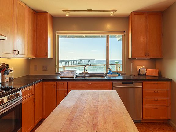 2061_Beach_unit_3-6