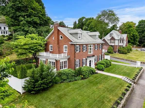 42 Old Mystic St, Arlington, MA 02474
