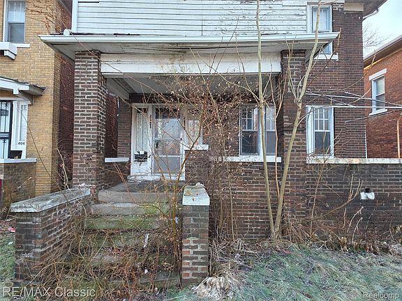 4th image of 4055 Carter St