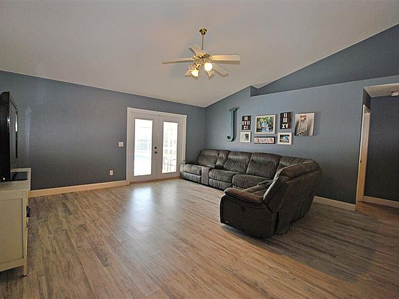 5th image of 2124 Coral Creek Dr