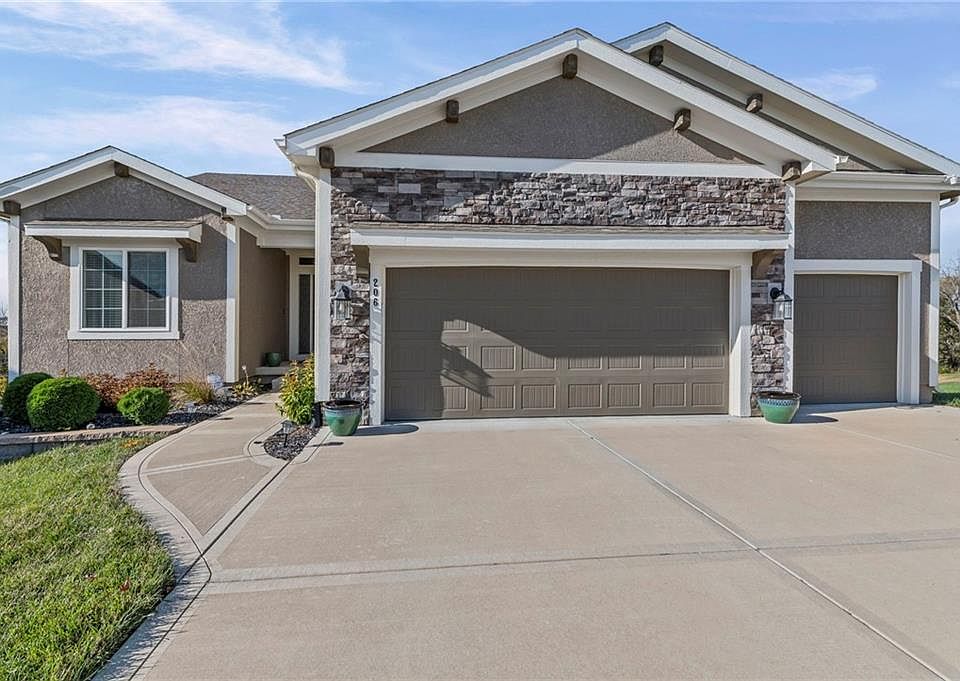 1st image of 206 NW Joshua Dr