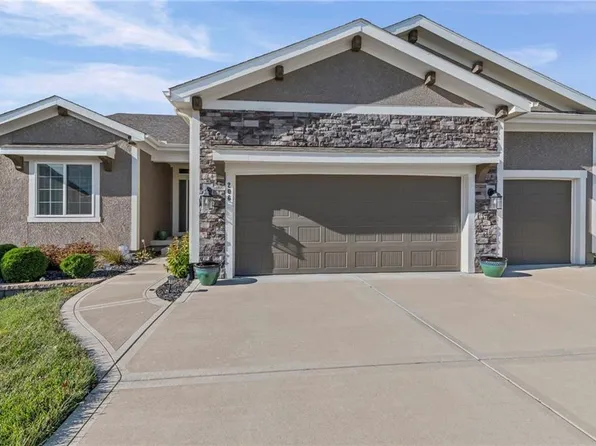 206 NW Joshua Dr, Lees Summit, MO 64081