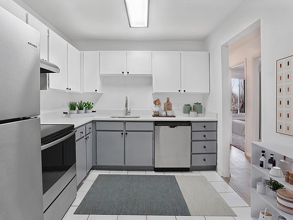 4th image of 4370 S Highland Dr APT 20