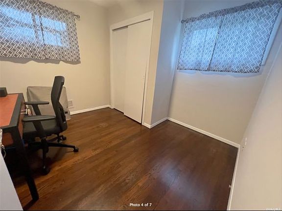 4th image of 208 Broadway