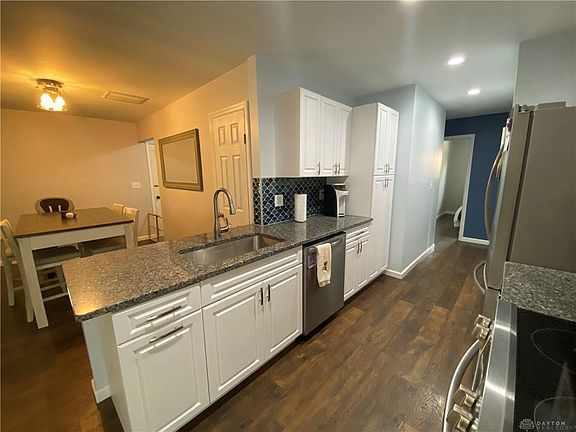 4th image of 6207 Constitution Dr