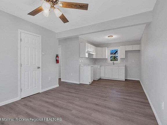 5th image of 7 Pollys Park Dr