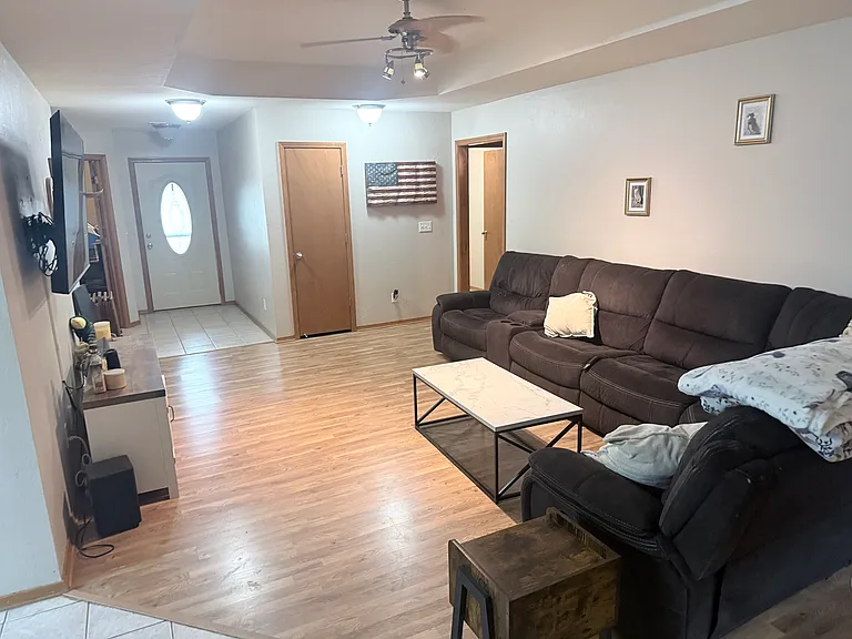 818 E Kc Ct — Photo 2
