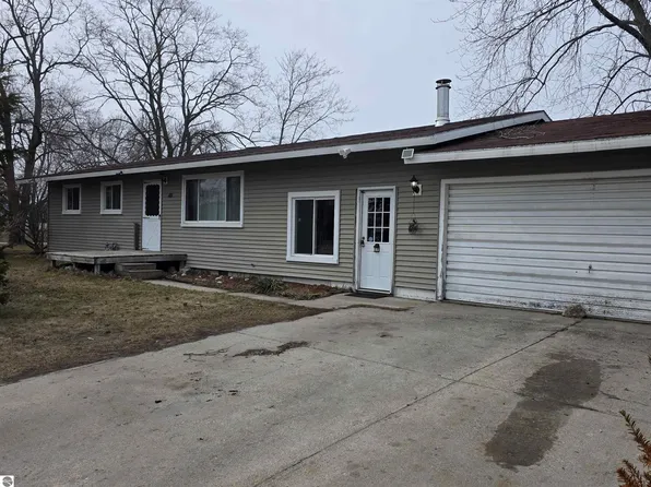 4669 McNichol Ave, Oscoda, MI 48750
