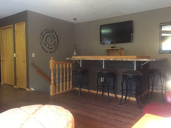 Sitting area & stairs