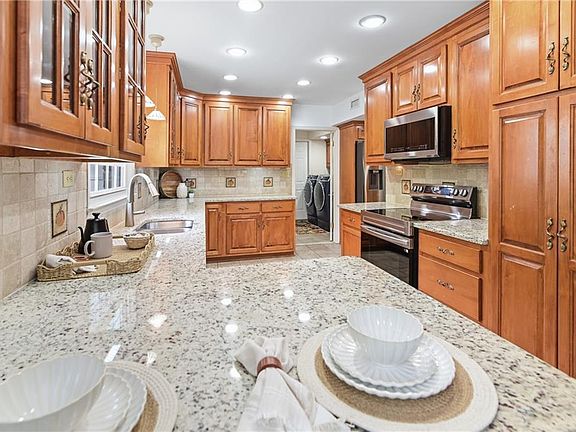 5th image of 3208 Blue Ridge Ct