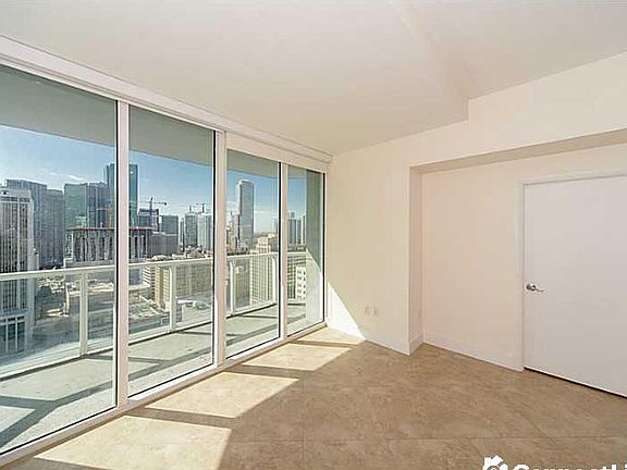 4th image of 253 NE 2nd St APT 2710