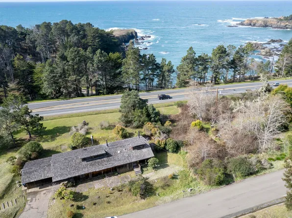 44930 Woodstock Dr, Mendocino, CA 95460
