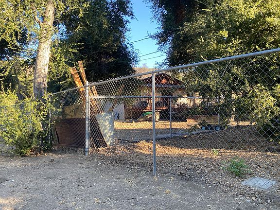 3rd image of 16406 Calle Daggett