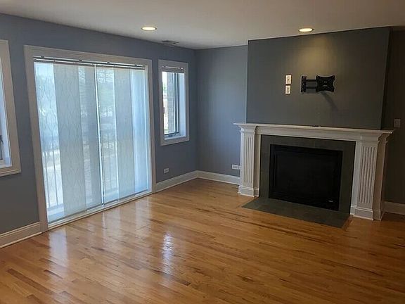3rd image of 7507 W Irving Park Rd #2